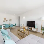 Appartement Seaview Serenity With Pool & Garden