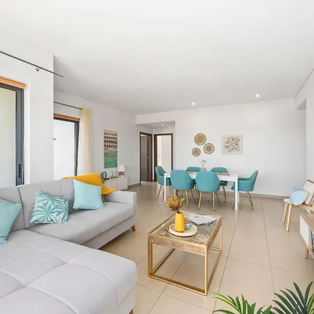 Апартаменты Seaview Serenity With Pool & Garden *