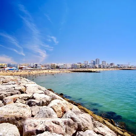 شقة Seaview Serenity With Pool & Garden