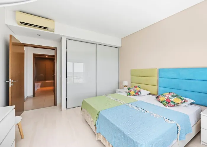 Appartement Seaview Serenity With Pool & Garden