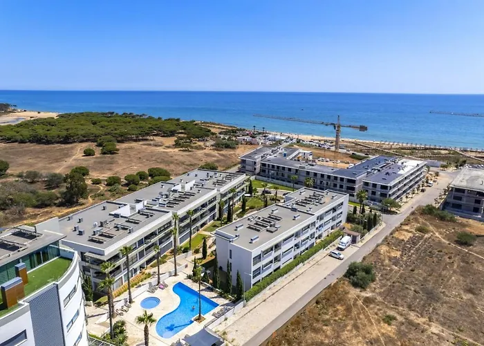 Seaview Serenity With Pool & Garden Appartement Quarteira